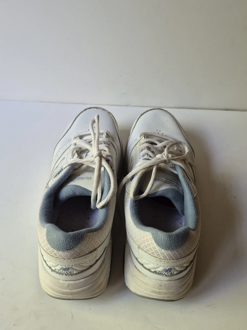 New Balance White and Light Blue Leather Sneakers 928V3